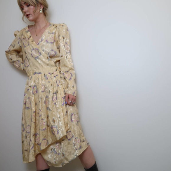 Vintage 80s yellow satin floral print midi dress - Picture 6 of 6